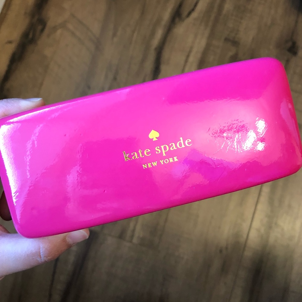 ⬇️ Kate Spade eye glasses hard case